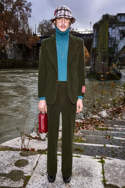 Look 13